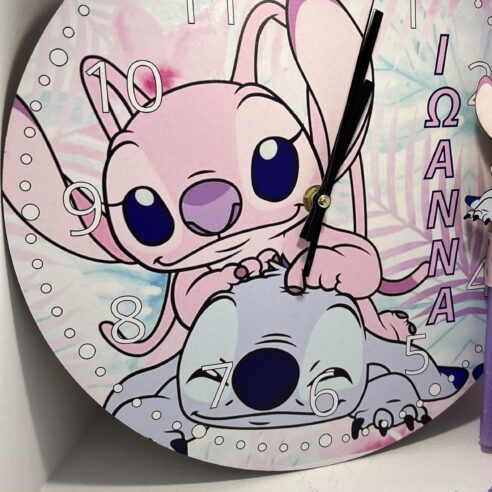 Ξύλινο ρολόι τοίχου Stitch & Angel με όνομα
