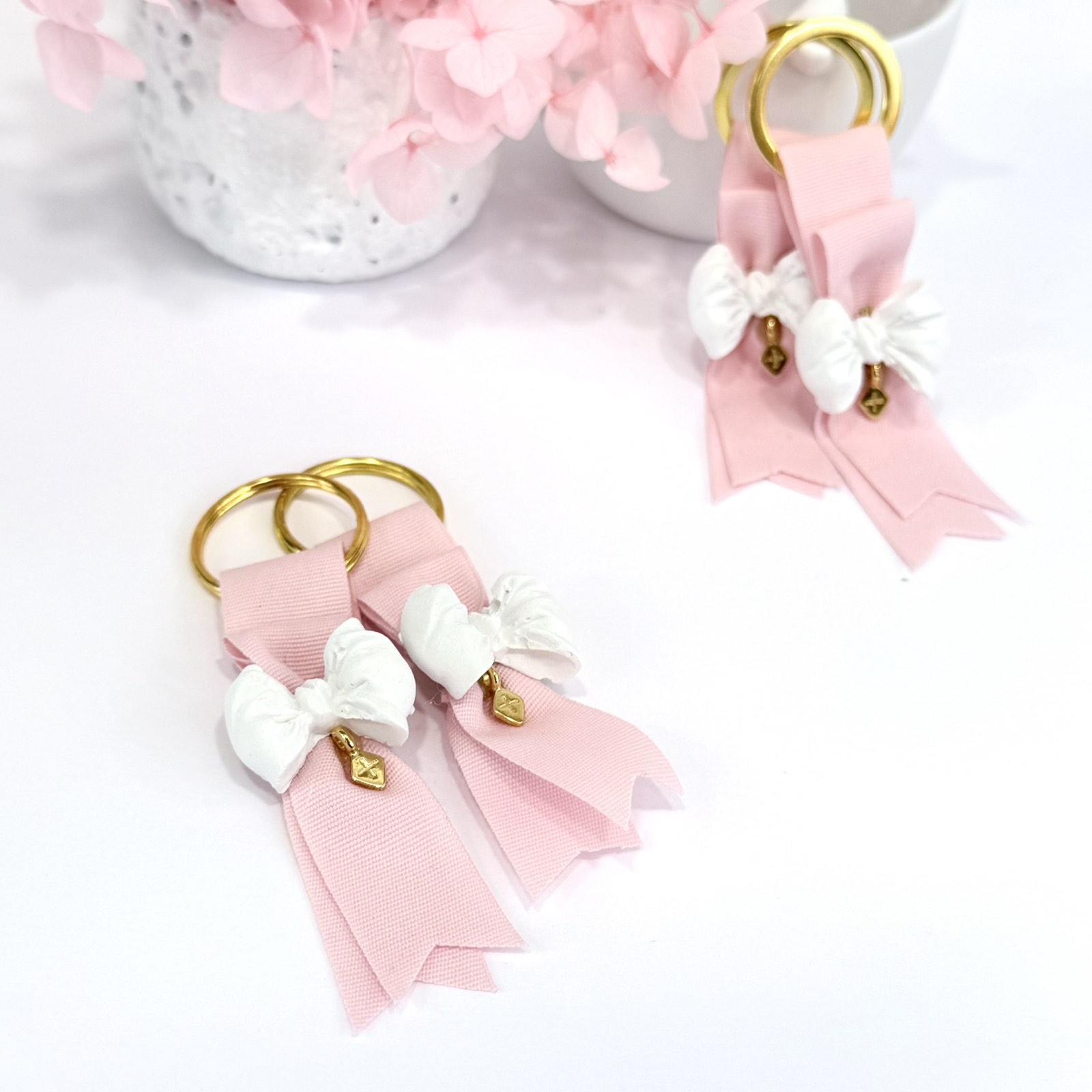 GP.13 Μπρελόκ με αρωματικό φιογκό και σταυρό 24Κ.