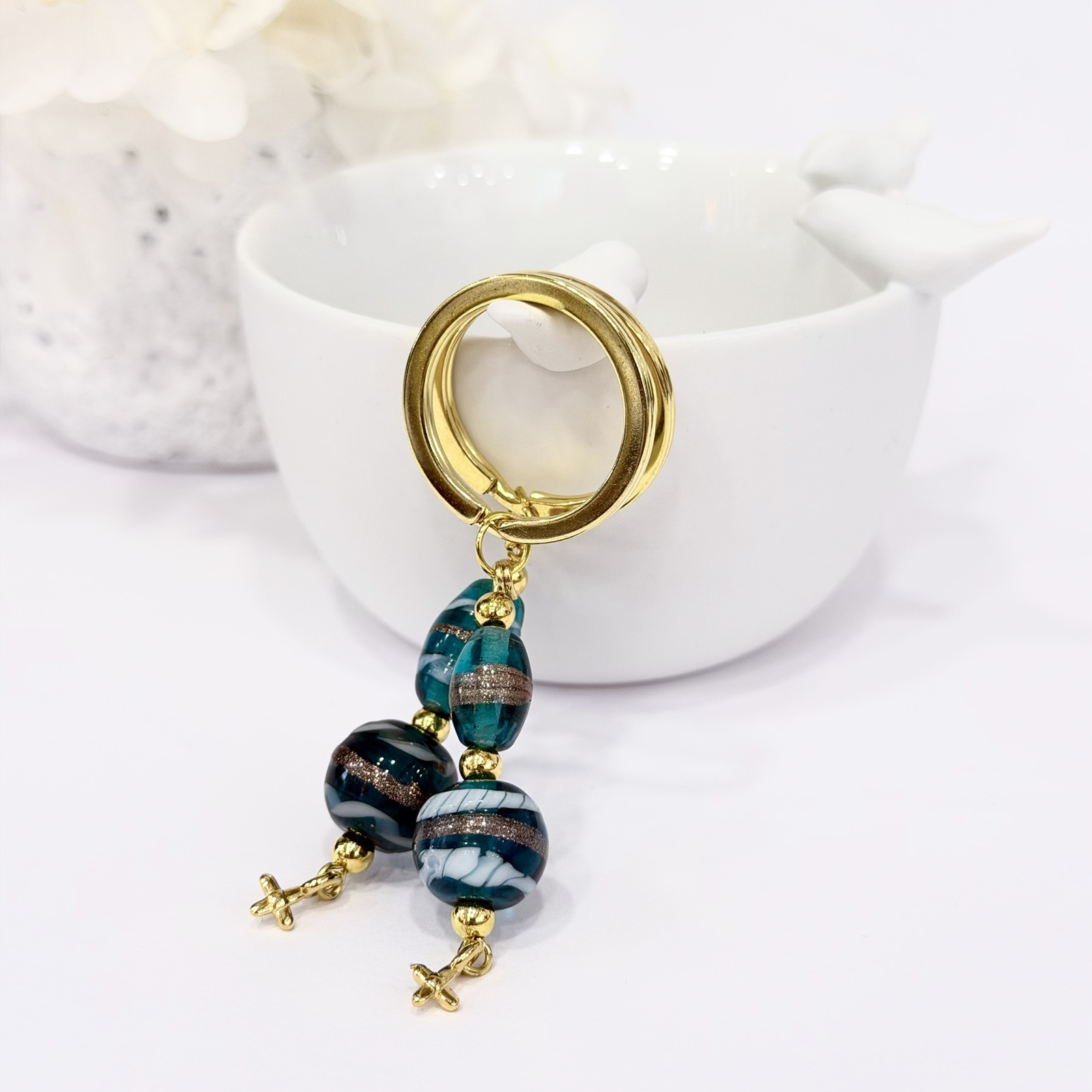 GP.35 Μπρελόκ με γυαλωμένες χάντρες και σταυρό 24Κ.